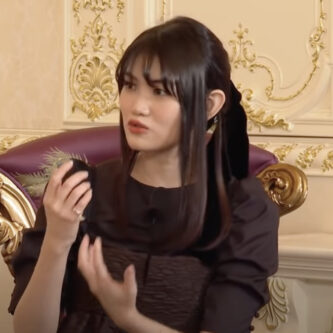 ヨルを演じる早見沙織さんの画像
